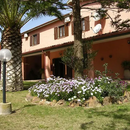 Hotell Su Giudeu